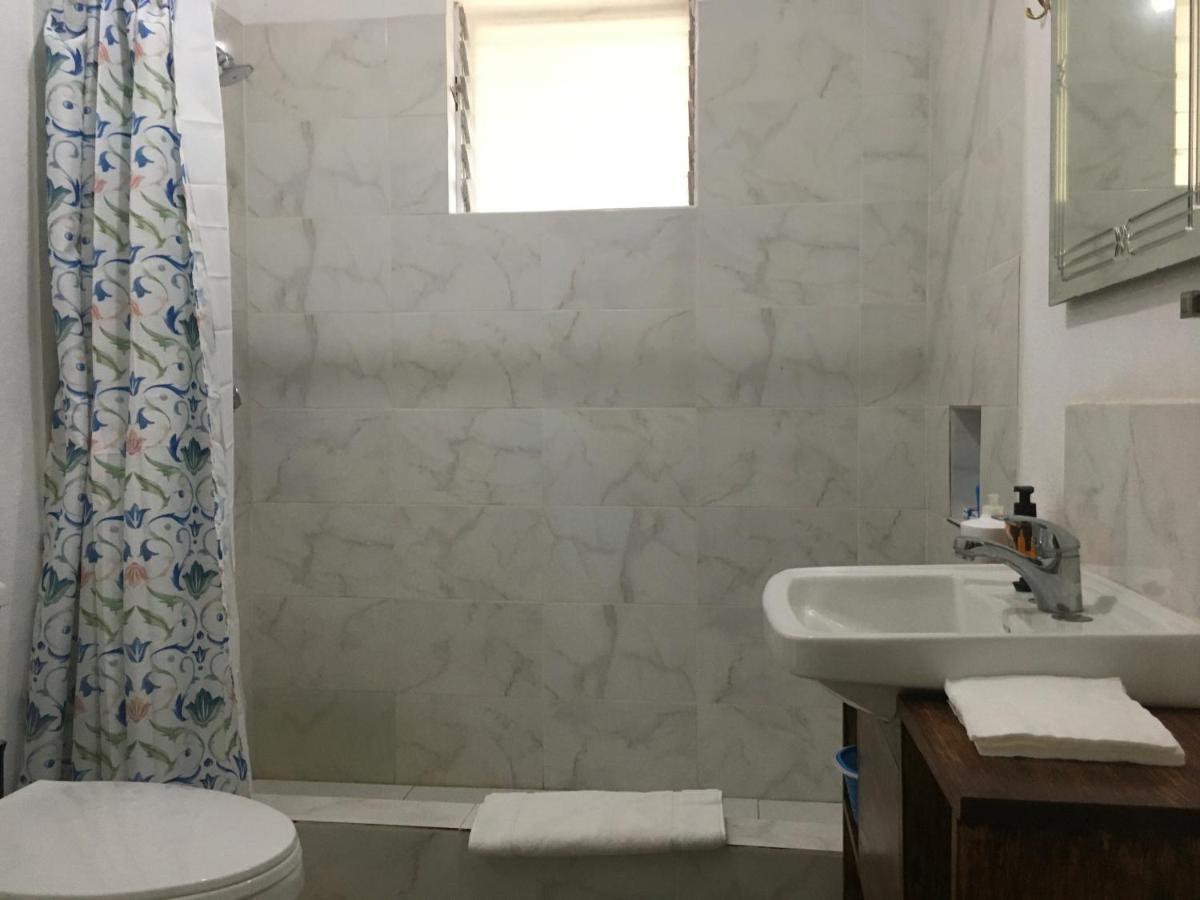 Ancella'S Garden Apartment-Beach-5Min Drive, 1 Hr Montego Bay, 25 Mins Ocho Rios, Continental Breakfast Раневей-Бей Екстер'єр фото